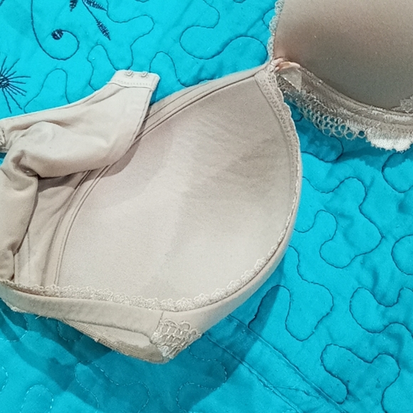 Bra - Picture 2 of 3